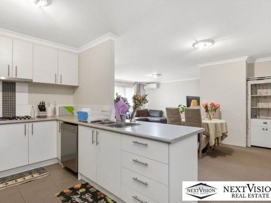 11 McDermott Rd, Kwinana Town Centre - Photo 1