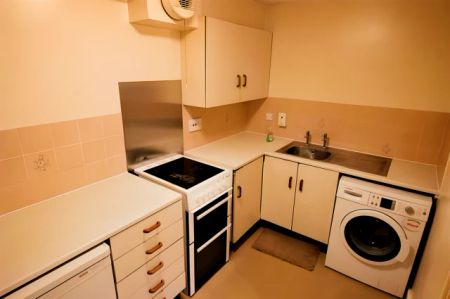 2 bedrooms 1 bathroom - Photo 4