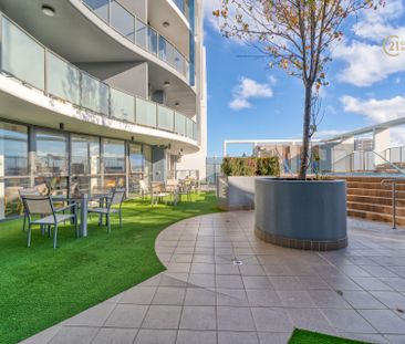 Walk to Local Hotspots in Northbridge @$830 Per Week - Photo 1