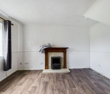 3 bedroom end of terrace house to rent - Photo 4