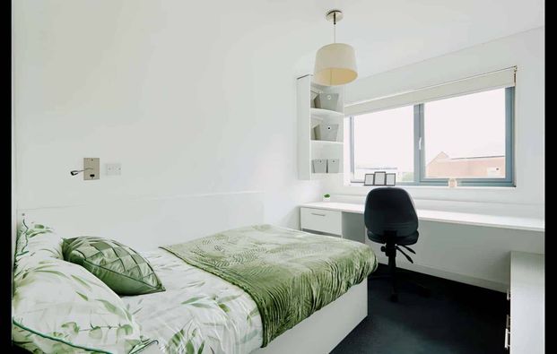 Classic 6 Bed Ensuite - Photo 1