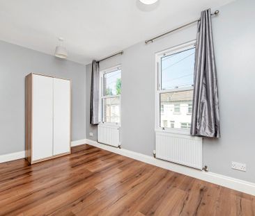 4 bedroom terraced house to rent - Photo 4