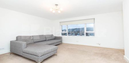 A generous 2 double bedroom property located minutes to Finsbury Park station - Photo 2