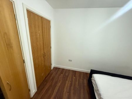 1 bedroom in a house share to rent - Photo 4