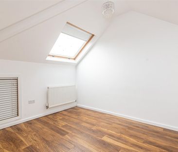 3 bed House - Semi-Detached To Let - Photo 5