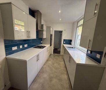 3 bedroom terraced house to rent - Photo 3