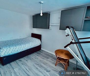 5 bedroom semi-detached house to rent - Photo 5