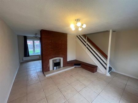 3 bedroom semi-detached house to rent - Photo 2