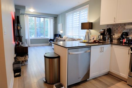 For Lease - 665 Cricklewood Drive Unit# 702, Mississauga, Ontario - Photo 5