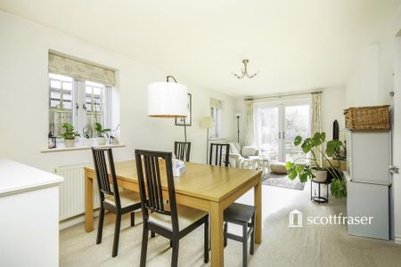 2 bedroom flat to rent - Photo 2