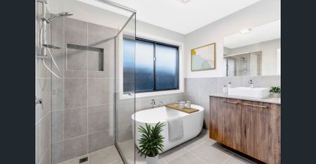 Exquisite Family Home. - Photo 3