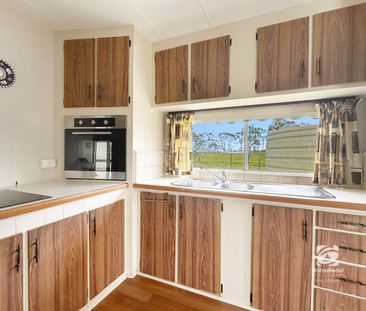 RURAL RETREAT - BILLS INCLUDED - Photo 3