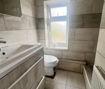 4 bedroom terraced house to rent - Photo 6