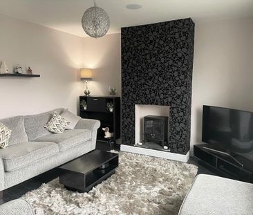 2 bedroom end of terrace house to rent - Photo 3