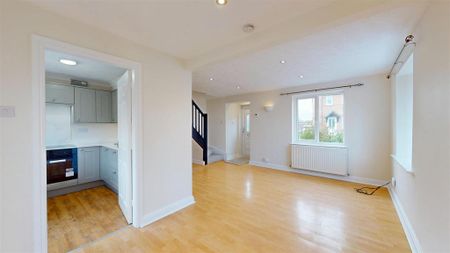 3 bedroom semi-detached house to rent - Photo 2