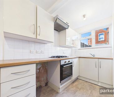 3 bedroom terraced house to rent - Photo 5