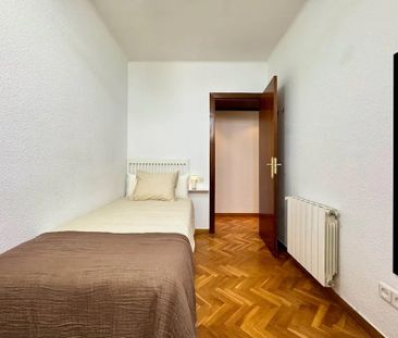 Carrer Dos de Maig, L'Hospitalet de Llobregat, Catalonia 08904 - Photo 6