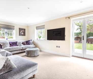 Cranbourne Hall, Winkfield - Photo 5