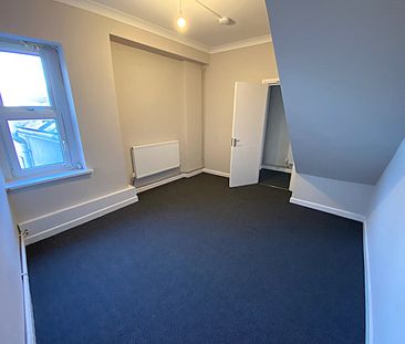 £1,000 PCM, Spacious Newly Refurbished Three Bedroom Maisonette in ... - Photo 5