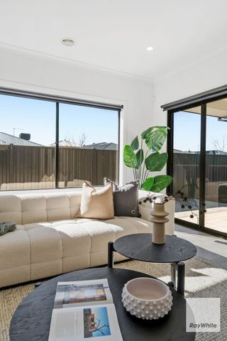 Modern Living Moments from Rockbank Station - Photo 4