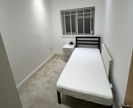 3 bedroom apartment to rent - Photo 5