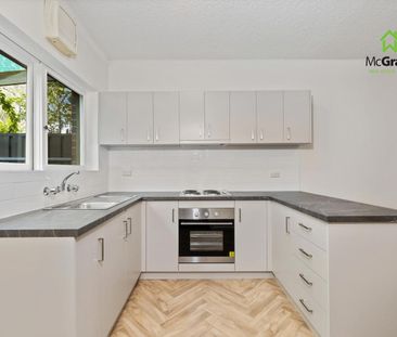 Spacious Townhouse in Parkside - Photo 4