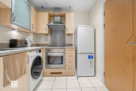 2 bedroom apartment to rent - Photo 4