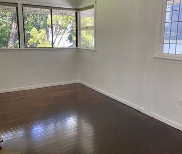 Furnished 1 Bedroom Renovated student accommodation - Close to UQ a... - Photo 3