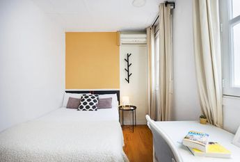 Calle de Alberto Aguilera, Madrid, Community of Madrid 28015