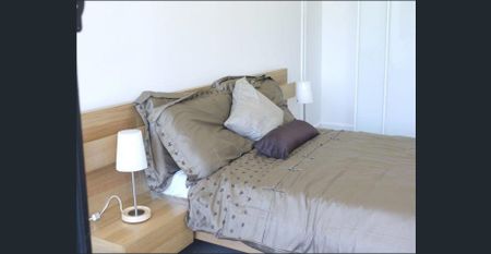 Spacious Two-Bedroom Apartment in the Heart of Waterloo - Photo 2