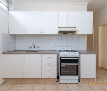 Homely & Light filled Two-Bedroom Unit - Photo 6