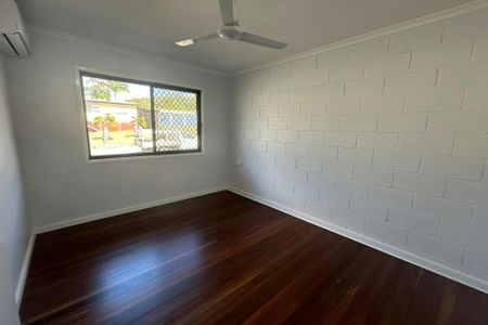 STYLISH 2 BEDROOM UNIT IN A PRIME LOCATION! - Photo 2