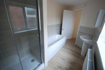 3 bedroom terraced house to rent - Photo 5