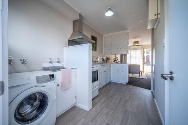 Stylish and low maintenance - Photo 1