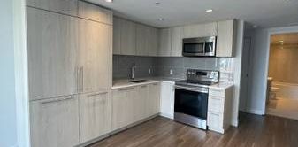 Gorgeous 2-Bed 22nd floor unit in the Heart of West End - Photo 2