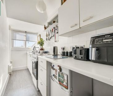 Studio to rent - Photo 2