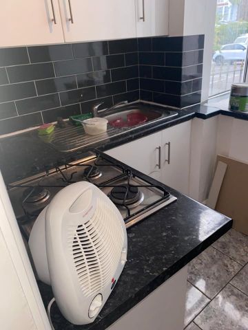 1 Bed Flat, South Norwood Hill, SE25 - Photo 3