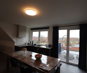 Gerenoveerd duplex-appartement met 3 slaapkamers, terras en autosta... - Photo 4