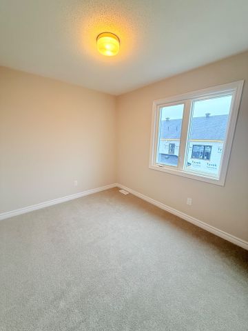 For Lease - 351 Les Emmerson Drive, Barrhaven, Ontario - Photo 5