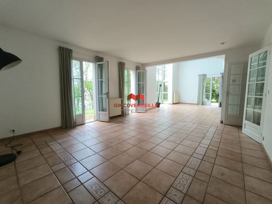Location Maison 7 pièces 192m² - Photo 1