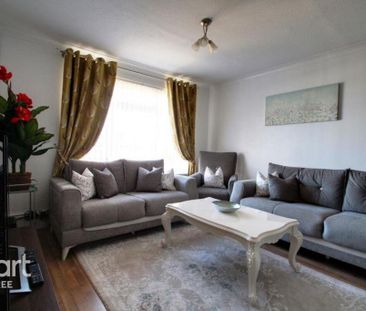 3 bedroom end of terrace house to rent - Photo 2