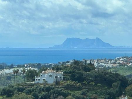 Luxury Apartment for rent in Benahavís, Andalusia - Photo 3