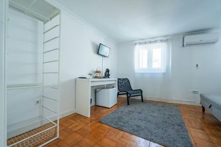 Rua Maria Pia, Porto, Braga 4200-395 - Photo 3