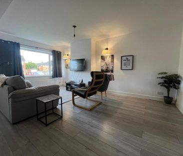 3 bedroom end of terrace house to rent - Photo 2