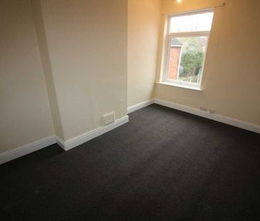 2 bed End of Terrace House - Photo 4