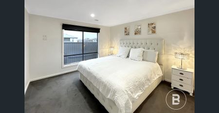 LUXURIOUS FOUR BEDROOM HOME IN POPULAR ALFREDTON - Photo 4