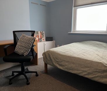 4 bedroom terraced house to rent - Photo 5