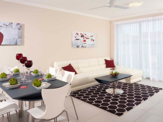 Unit 1, 7 Dolphin Avenue, Mermaid Beach, QLD - Photo 1