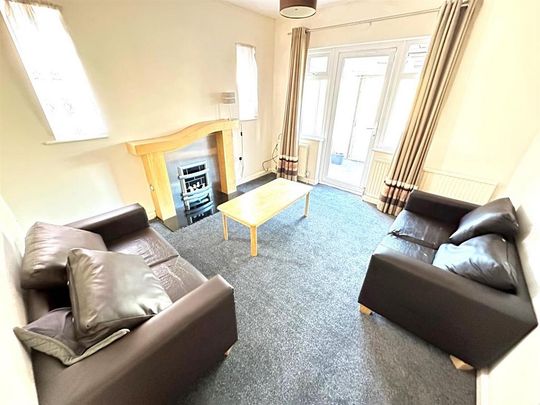 4 bedroom detached house to rent - Photo 1