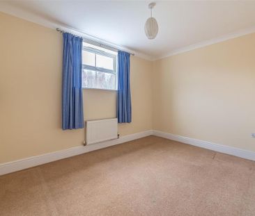 5 bedroom detached house to rent - Photo 3